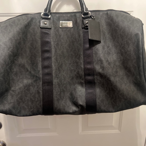 Michael Kors Duffe Bag - Picture 1 of 4